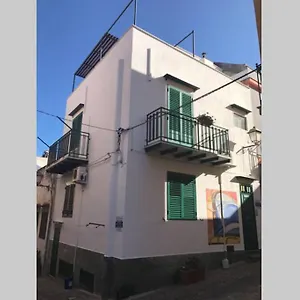  Appartamento Via San Giacomo Primo Piano Italia